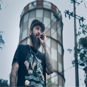 收聽Pancho Folk的Vida de Perro (En Vivo) (Explicit) (En Vivo|Explicit)歌詞歌曲