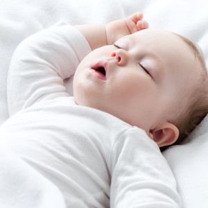 Album Binaural Raindrop Dreams: Gentle Water Sounds for Baby's Relaxation oleh Baby Songs Orchestra