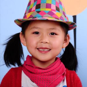 Listen to 小云朵 (伴奏) song with lyrics from 李知遥