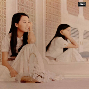 ดาวน์โหลดและฟังเพลง Watch Me พร้อมเนื้อเพลงจาก 陳美齡