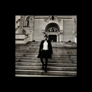 Listen to J'suis là (Explicit) song with lyrics from l'escroc