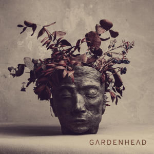 收聽Gardenhead的At The Footsteps歌詞歌曲