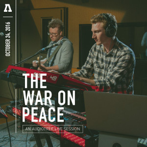 ดาวน์โหลดและฟังเพลง Waves (Audiotree Live Version) พร้อมเนื้อเพลงจาก The War on Peace