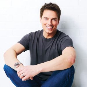 收聽John Barrowman的You Raise Me Up歌詞歌曲