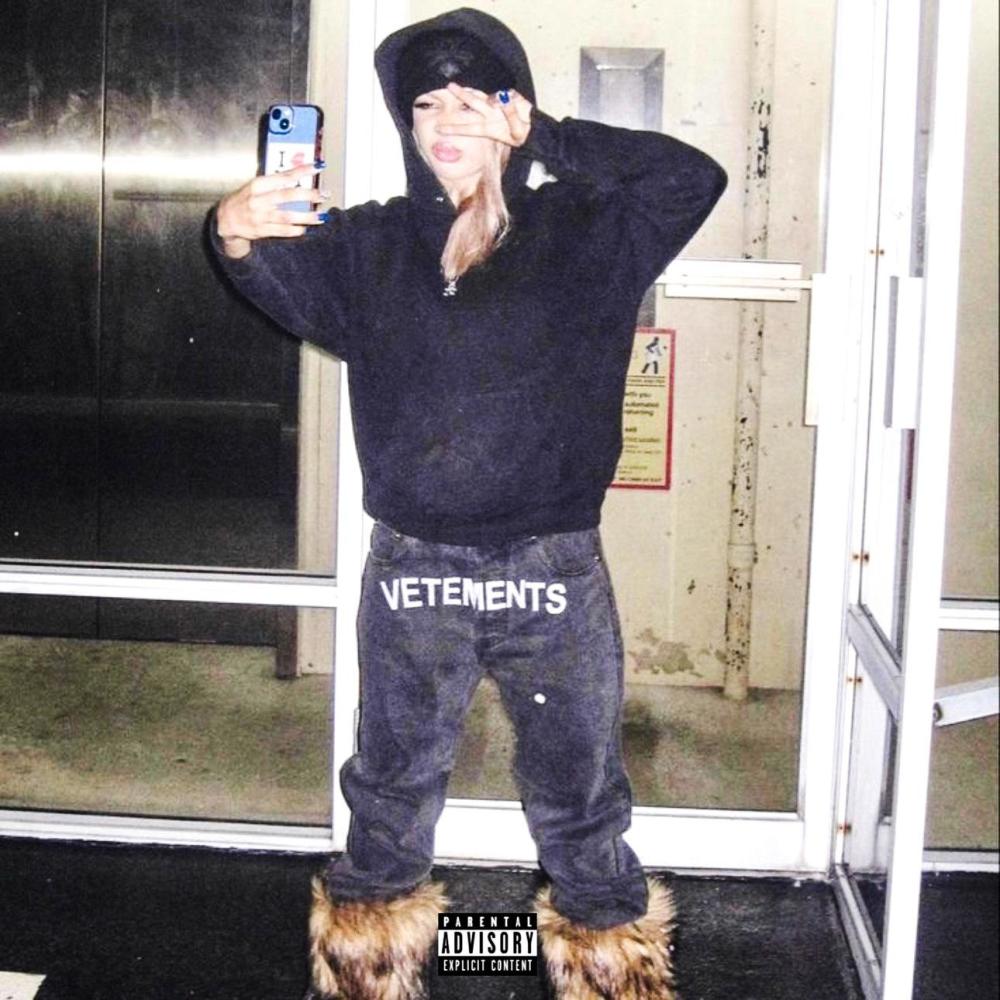 vetements (Explicit)