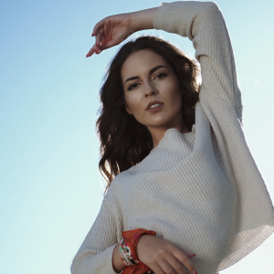 Kate Linn ดาวน์โหลดและฟังเพลงฮิตจาก Kate Linn