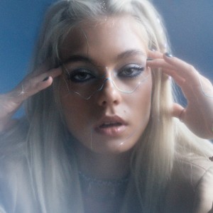 Listen to море song with lyrics from Tanya Tekis