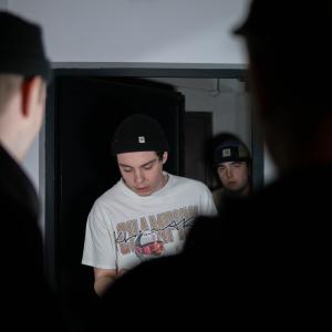 Dengarkan lagu Skoro Van Damme siadło to zrobimy drill (Explicit) nyanyian 2sea dengan lirik