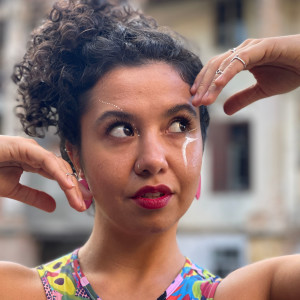 收聽Monise Desirée的Bobo da Corte / Como Dois Animais / Cheiro da Saudade歌詞歌曲