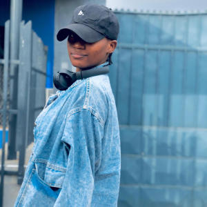 收聽Lady Aika的Spice (feat. Ace Jizzy)歌詞歌曲