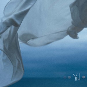 Dengarkan The Moon lagu dari Youth Novels dengan lirik