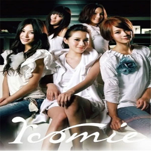 Dengarkan Nai Dong lagu dari Roomie dengan lirik