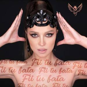 ดาวน์โหลดและฟังเพลง Fii Tu Fata พร้อมเนื้อเพลงจาก Lora