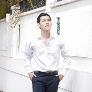 收聽Bảo Nguyên的Câu Chuyện Đầu Năm歌詞歌曲