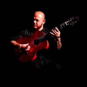 收聽Ricardito的Solo Pueden Sentir Dolor (feat. Adrián Juárez)歌詞歌曲