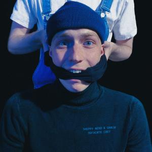 Listen to Погасите свет song with lyrics from Skeppy Nerd