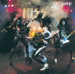 收聽Kiss（港臺）的Hotter Than Hell (Live/1975)歌詞歌曲