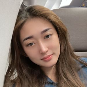 Dengarkan Ji Shi Ben lagu dari Helen Huang dengan lirik