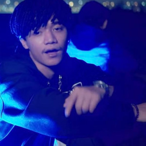 Dengarkan lagu ได้แต่หวัง (Explicit) nyanyian BABYBIGBENG dengan lirik