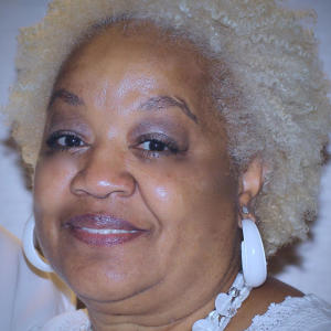 ดาวน์โหลดและฟังเพลง Momma Luv พร้อมเนื้อเพลงจาก Fonz Carter