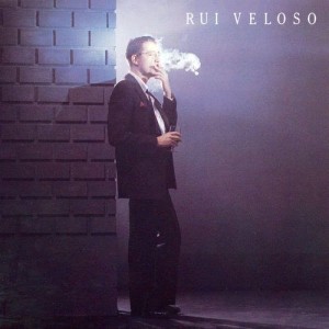 收聽Rui Veloso的Beirã歌詞歌曲