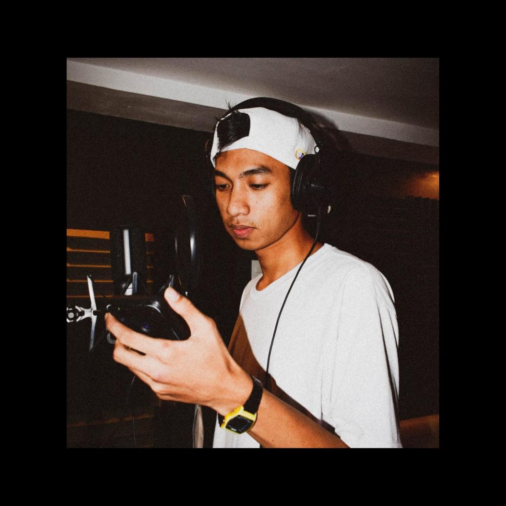 100(feat. Ev Ad)