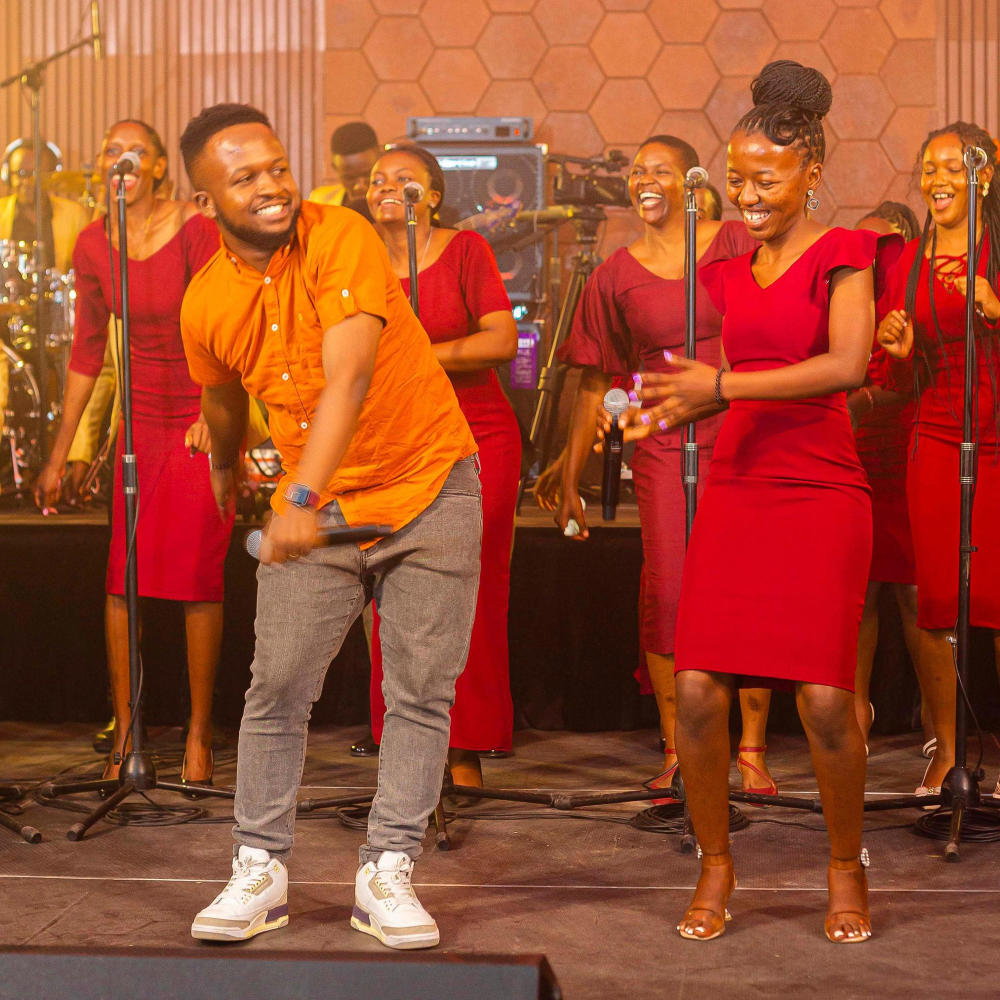 NAKUAMINI (feat. Henrick Mruma|Official Live Music Video)