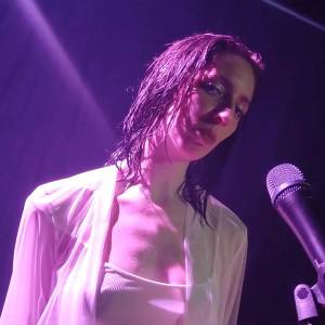 ดาวน์โหลดและฟังเพลง Blu cobalto พร้อมเนื้อเพลงจาก Nóis 4