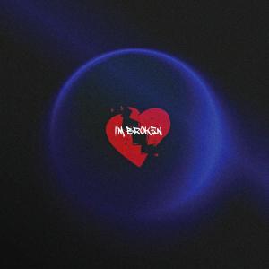Album Im Broken oleh MoodBrry