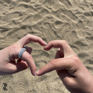 Listen to Pezzi di cuore song with lyrics from ÆLIR