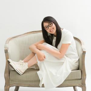 Dengarkan 禮物 (電視劇《90後的我們》插曲) lagu dari 严堡丹 dengan lirik