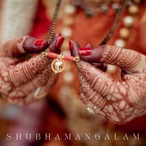 Dengarkan lagu Shubhamangalam nyanyian Aksh dengan lirik