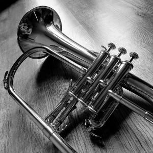 收聽Oli Parker的Kiss Me More歌詞歌曲