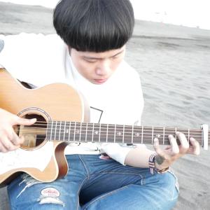 Dengarkan Zhui La (伴奏) lagu dari 叶廷廷宇 dengan lirik
