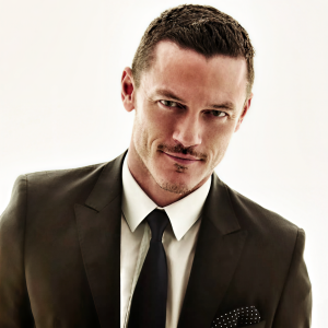 Luke Evans ดาวน์โหลดและฟังเพลงฮิตจาก Luke Evans