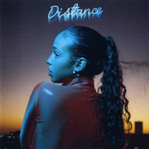 ดาวน์โหลดและฟังเพลง Distance พร้อมเนื้อเพลงจาก María Isabel