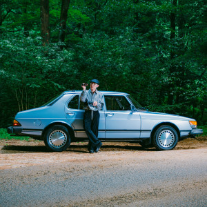 Dengarkan SCENE! lagu dari Skaai dengan lirik