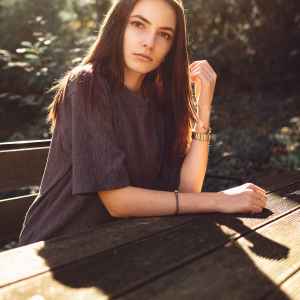 Dengarkan satssk lagu dari mc小炀 dengan lirik