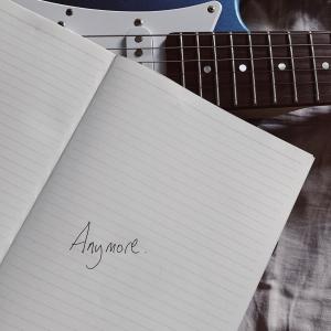 ดาวน์โหลดและฟังเพลง Anymore พร้อมเนื้อเพลงจาก Rangga Jones