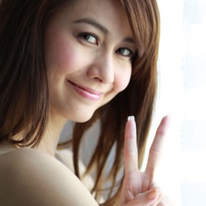 收聽เอ๊ะ ศศิกานต์的Missing You (ไม่มีเธอ ไม่มีใคร)歌詞歌曲