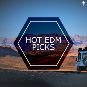 Dengarkan lagu Rainbow nyanyian Marin dengan lirik