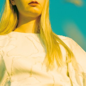 ดาวน์โหลดและฟังเพลง Day and Age พร้อมเนื้อเพลงจาก Peakes