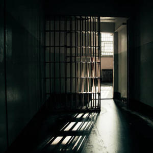 Royalty的專輯Prison (Explicit)