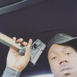 收聽Bangga luciano的Hold Up (Explicit)歌詞歌曲