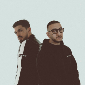 Dengarkan Ты моя lagu dari Джаро dengan lirik