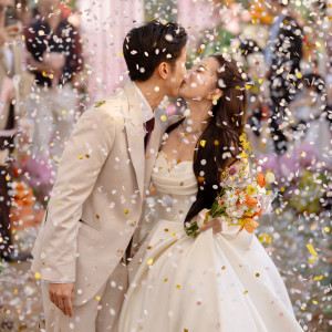 Listen to Tôi Lấy Vợ Rồi song with lyrics from Teddy K