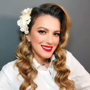 Listen to Deschide Usa Crestine song with lyrics from Lavinia Goste Zorila