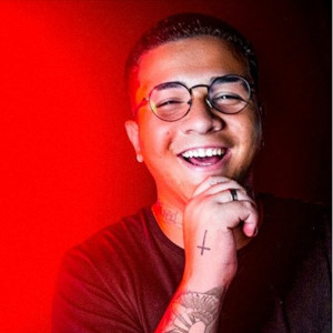 收聽Mc Tegas的VAI RECEBENDO (Explicit)歌詞歌曲