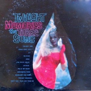ดาวน์โหลดและฟังเพลง Twilight Memories พร้อมเนื้อเพลงจาก The Three Suns
