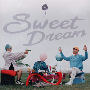 Dengarkan Sweet Dream lagu dari D dengan lirik